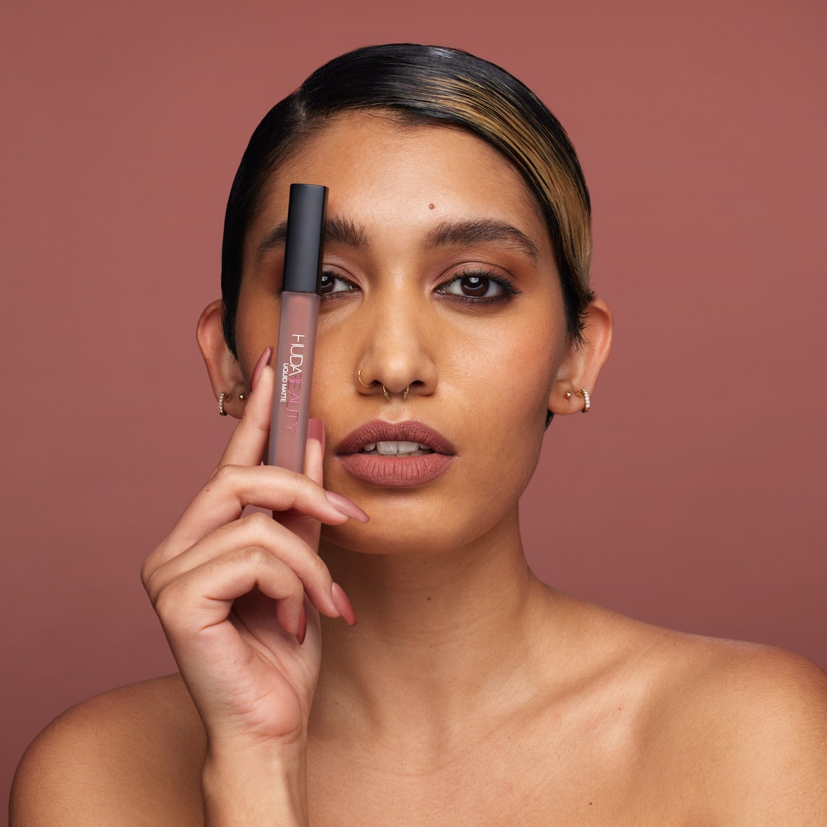LIQUID MATTE ULTRA-COMFORT TRANSFER- PROOF LIPSTICK(LABIAL LÍQUIDO MATE)